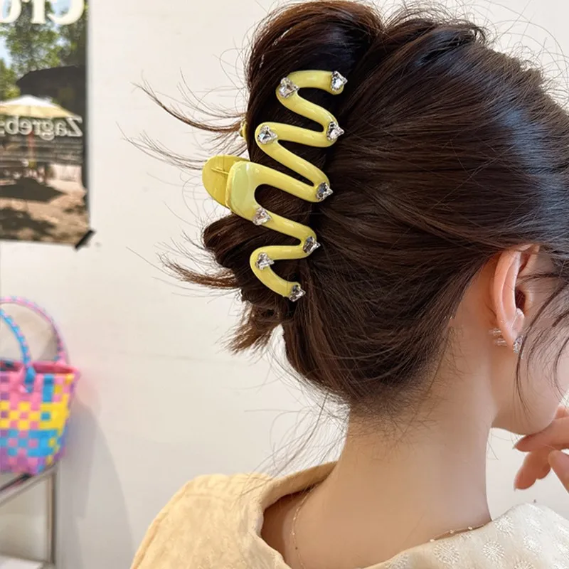 New Rhinestone Love Shape Color Large Dopamine Advanced Sense Shark Clip Hair Clips For Women