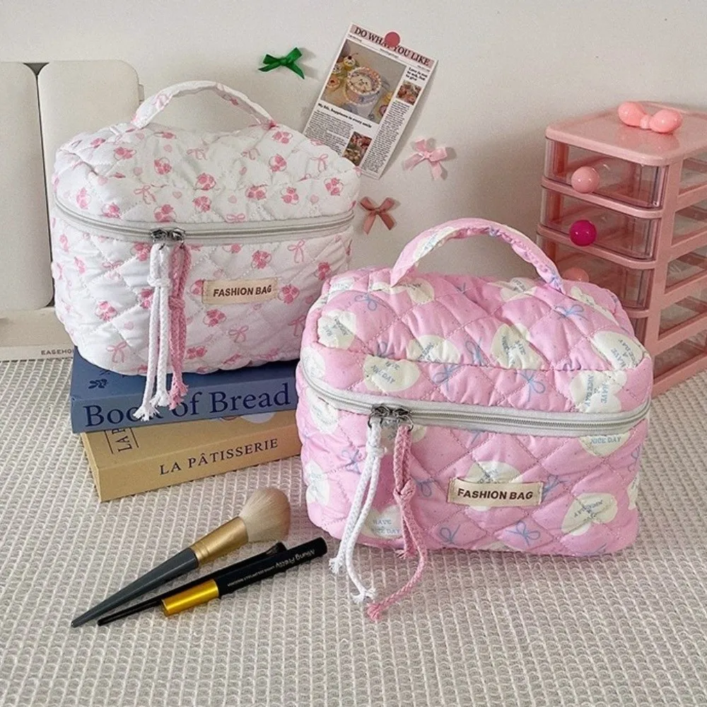 حقيبة مكياج مبطنة على شكل زهرة القوس ​ ​   يده القطن ​ ​ حقيبة أدوات الزينة ​ ​   سعة كبيرة وخفيفة الوزن ومحمولة ​   حالة مستحضرات التجميل ​ ​