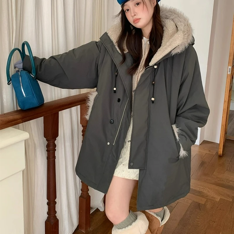 เสื้อแจ็คเก็ตพาร์กาสำหรับผู้หญิง รุ่นหนา อุ่น บุผ้าฝ้าย มีฮู้ด แต่งขนเฟอร์ที่ปกเสื้อ รุ่น C187