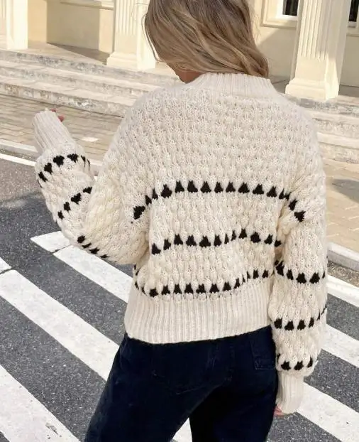 Women's 2025 Autumn Winter New Popular Item Contrasting Stripes Loose Fitting Pullover Round Neck Long Sleeved Knitted Sweater