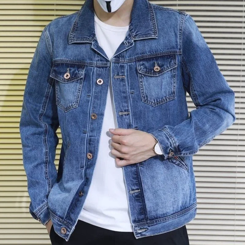 

Модная новинка облегающей мужской джинсовой куртки на пуговицах Быстрая доставка Корея Дешевая цена Стильные повседневные эстетические мужские джинсовые пальто в стиле пастушки