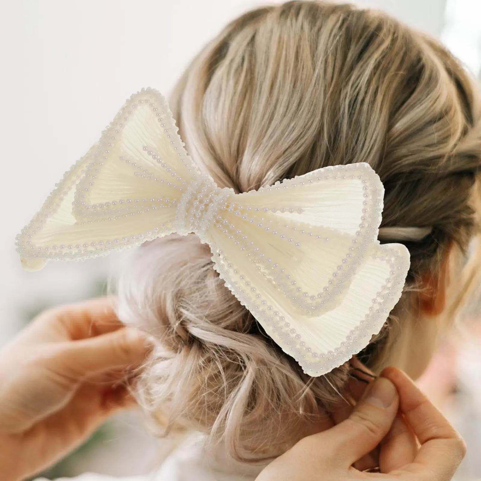 

1Pcs Delicate Manual Beaded Bow Hair Clip Princess Hair Accessory for Women Daily Wear Party Wedding Bride Headdress