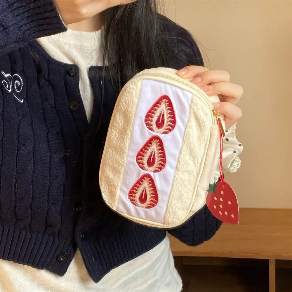 

Large Capacity Strawberry Plush Makeup Bag Zipper Coin Purse Cute Cosmetic Bag Multifunctional Pencil Case Toiletry Bag Women