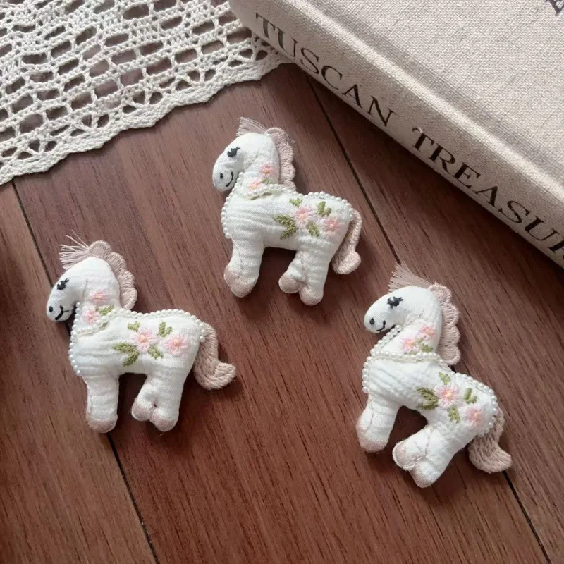 

Handmade Stuffed Lady Horse Plush Brooch Hair Accessory DIY Craft for Kids Shoes Socks Hat Bag Clothing Decoration High Quality