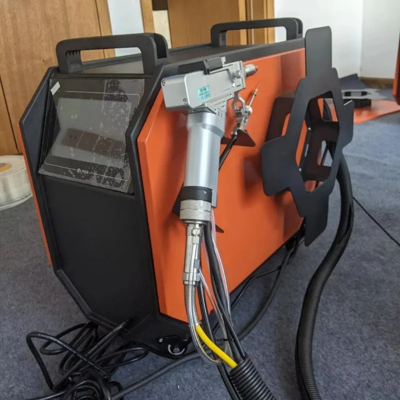 2000W High-Speed Air-Cooled Fiber Cold Laser Welder New 4-in-1 Master Laser Metal Machine Multifunctional