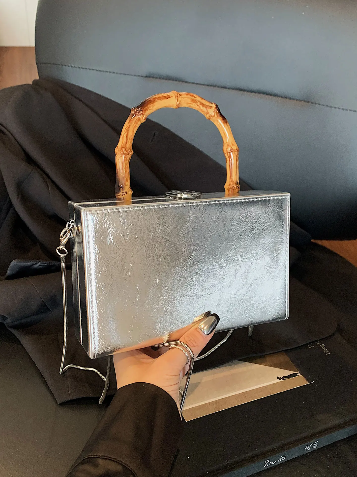 

Light Luxury Small Square Bags for Women New Trend Texture Solid Color Chains Shoulder Crossbody Bag Classic Retro PU Handbags