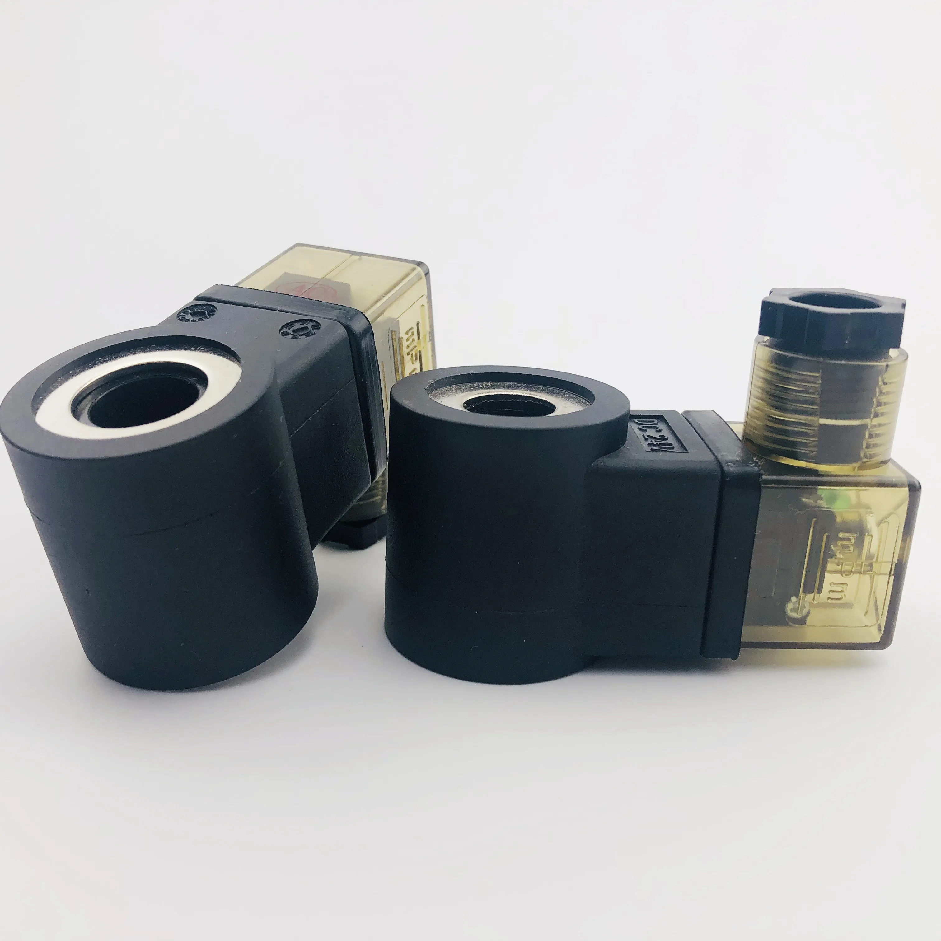 اللوح الخلفي مصعد الملف اللولبي صمام لفائف ثقب داخلي 13 ارتفاع 37 المكونات الهيدروليكية صمام التحكم 220 فولت 24 فولت