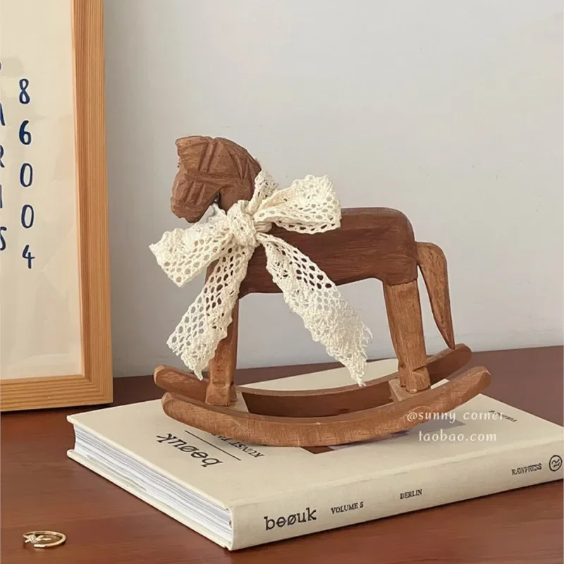 MOMO Retro Nostalgic Trojan Horse Ornaments Ins Style Living Room Carving Rocking Horse Solid Wood Desktop Decoration Ornaments