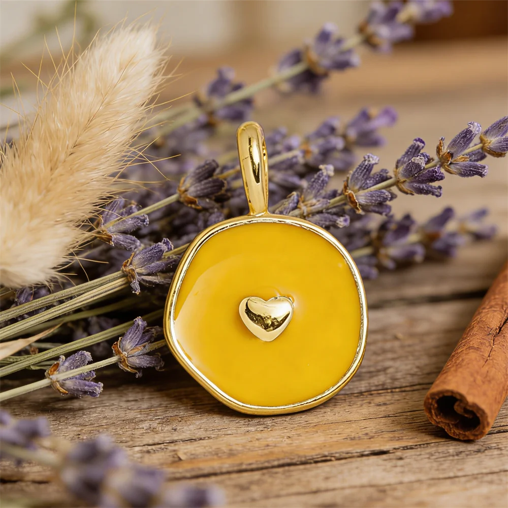 

4Pcs Pendants Brass Enamel Heart Charms for Diy Jewelry Necklace Bracelet Fashion Round Shaped Jewelry Accessories for Women Men