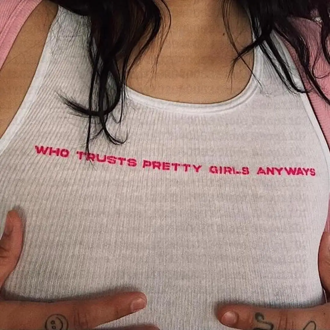 

Женская короткая футболка с короткими рукавами и старым принтом, одежда в британском стиле, винтажная футболка с рисунком, детская футболка y2k