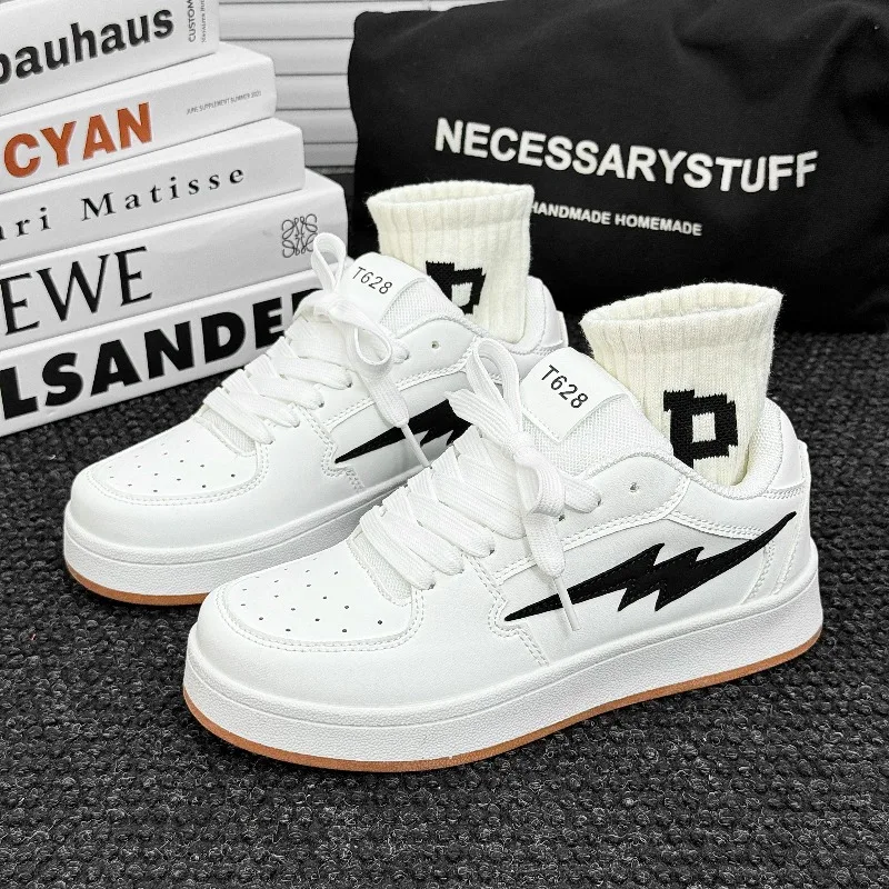 Novos tênis de pão de casal elegantes e modernos