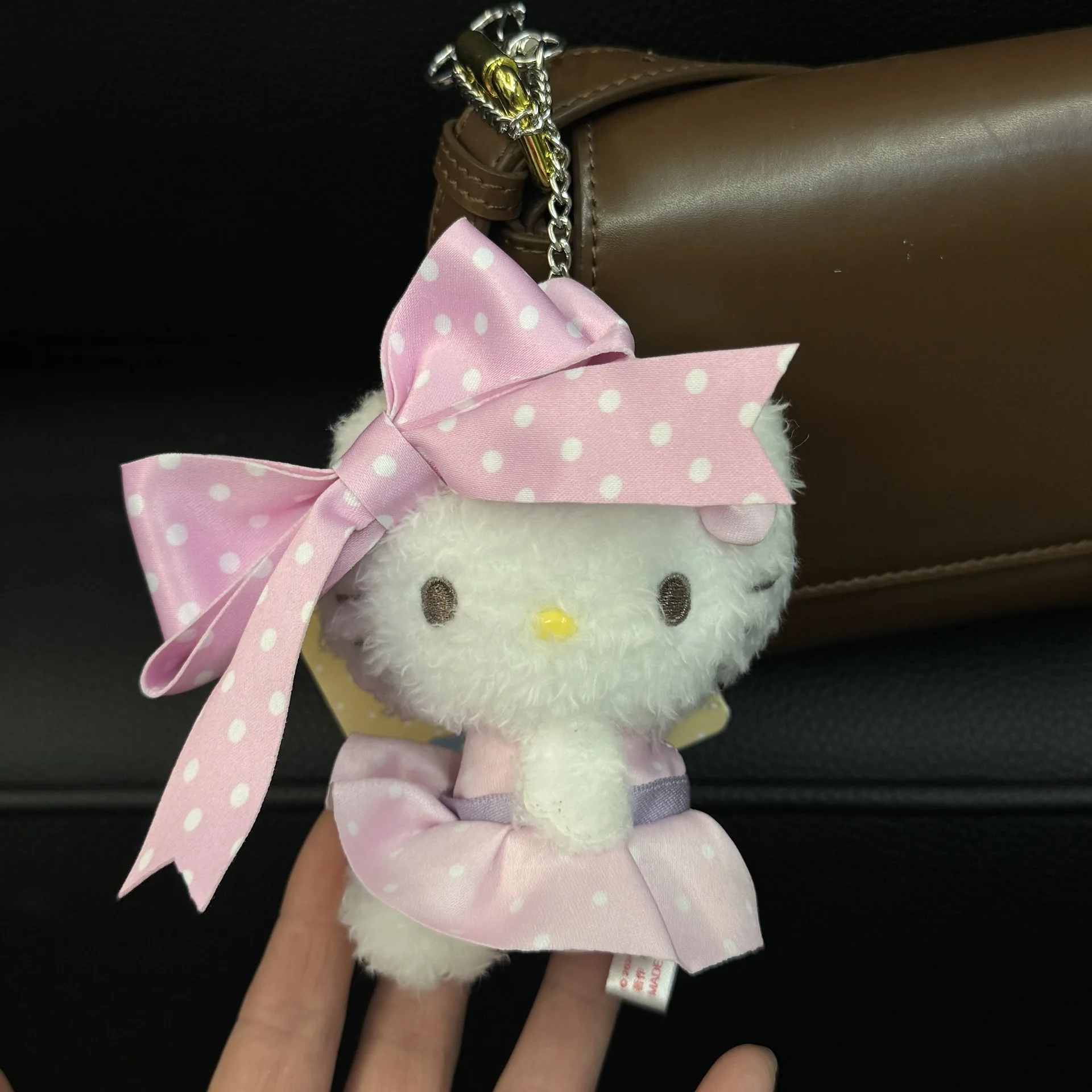 絶妙な弓型ハローキティぬいぐるみDIYバッグペンダント漫画かわいいハローキティ人形キーホルダーバックパックデコレーションアクセサリー