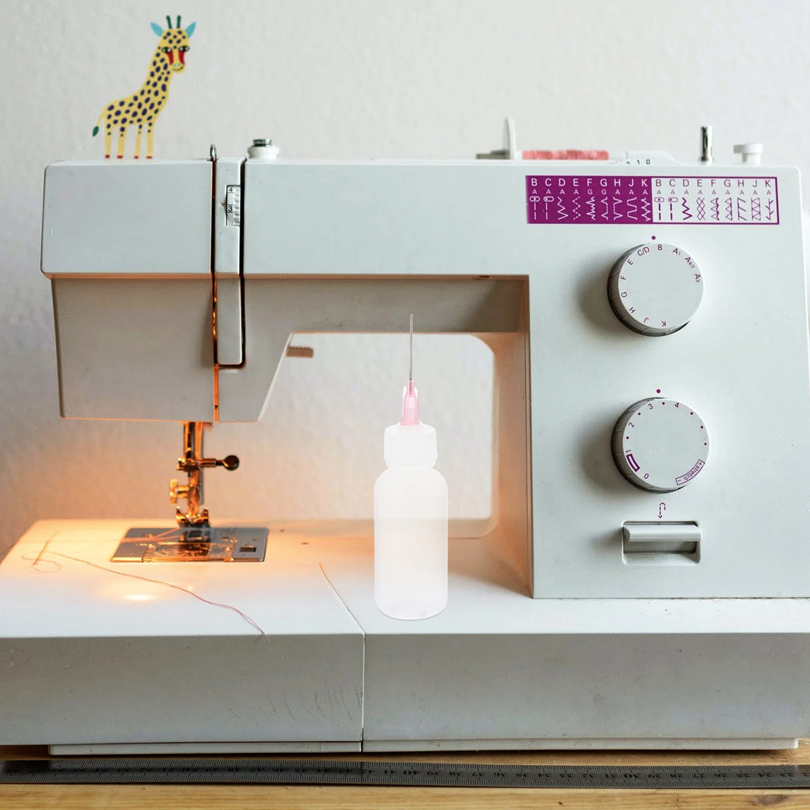 

1Set Durable Plastic Oil Containers Pointed Nozzle Sewing Machine Oil Holders Lightweight Portable Applicator Bottles