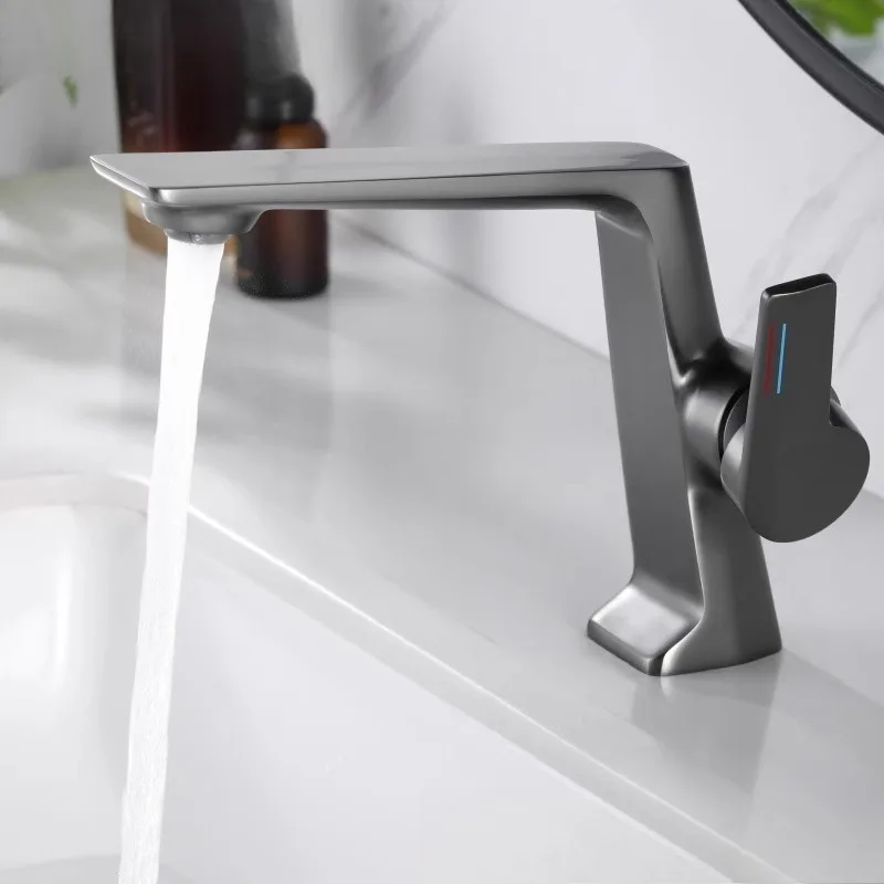 

Luxury Wash Basin Faucet Bathroom Cabinet All Copper Cold and Hot Water Wash Under The Sink Bathroom Wash Basin Faucet