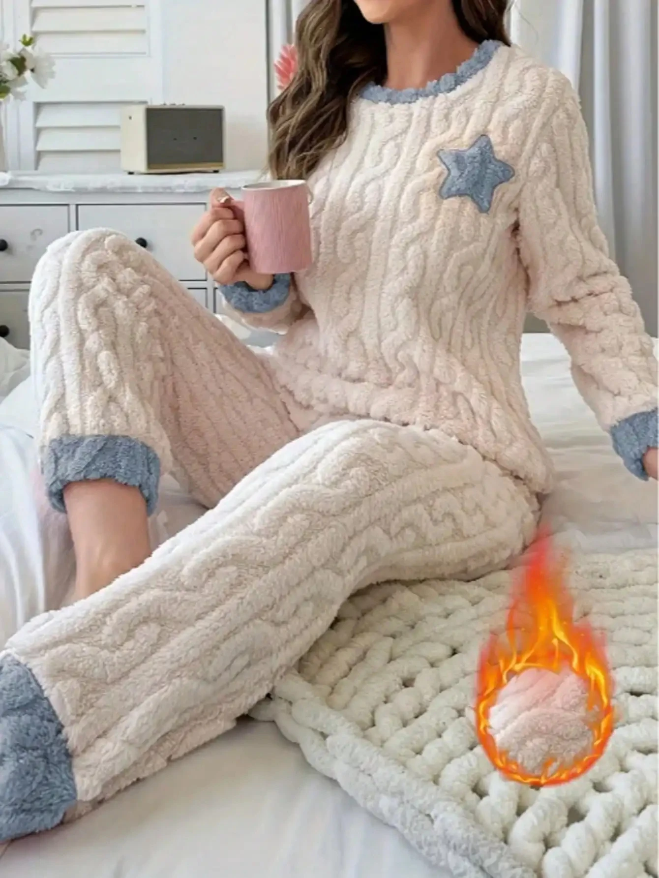 

2-piece set of women's autumn and winter pajamas, thick pants, round-neck embroidered five-pointed star, cute cartoon warm suit
