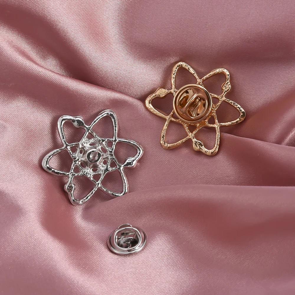 Atom Melecule Model Brooch Physical Chemical Sciences Pin Buckle Coat Lapel Badge Jewelry for Science Workers Physicist Chemist