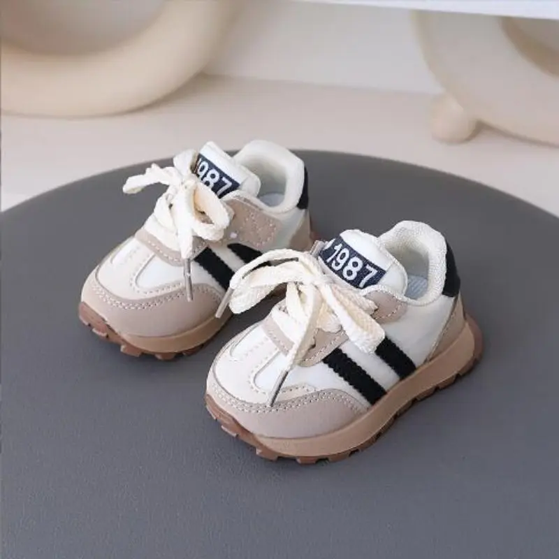 Girls' shoes 2024 SAutumn new style walking shoes, children's casual shoes leather surface waterproof men's treasure anti slip s