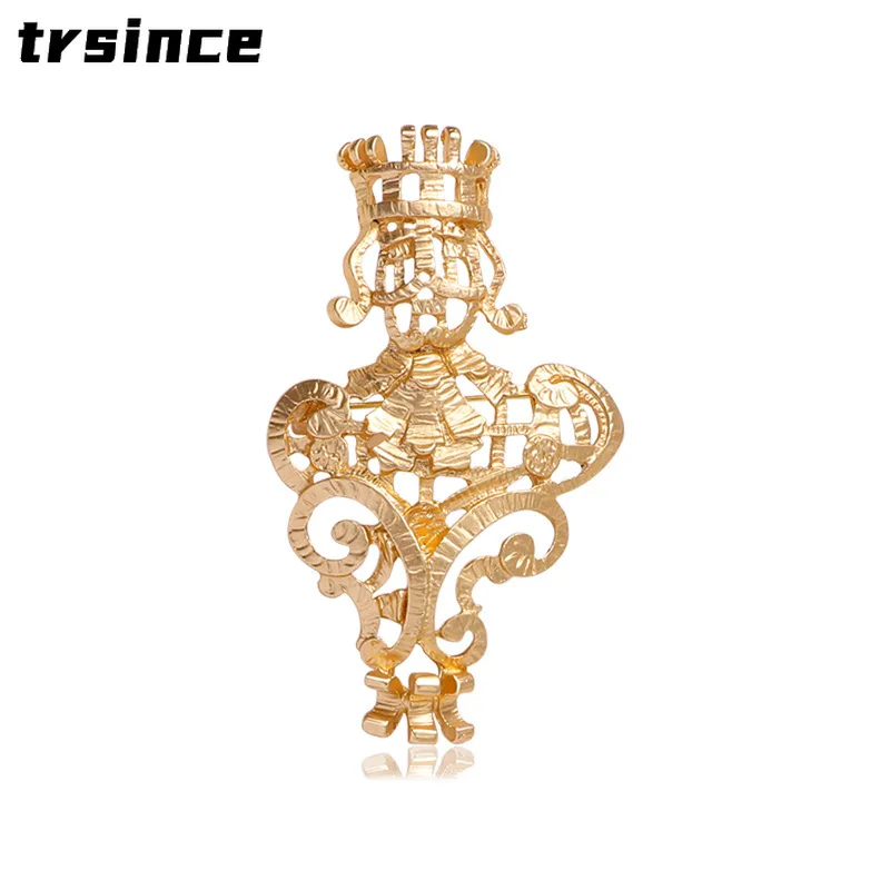 

Elegant Cut-out Soldier Brooch Abstract Design Portrait Badge Gold Color Embossed Art Badge Accessories Pin