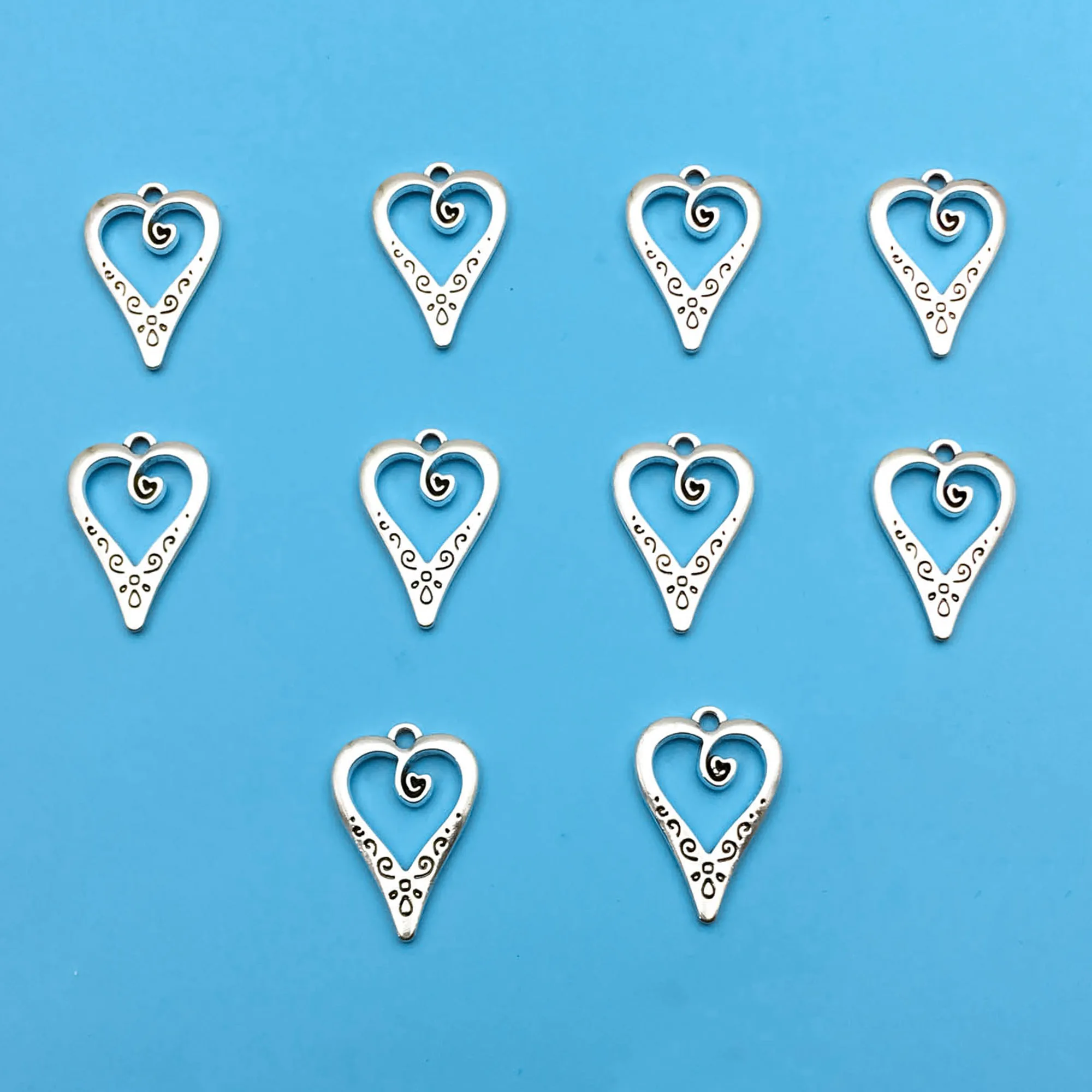 10/20 stücke antike silberne Herz Charms aushöhlen Anhänger für DIY Schmuck machen Ohrringe Halskette Armband handgemachtes Accessoire