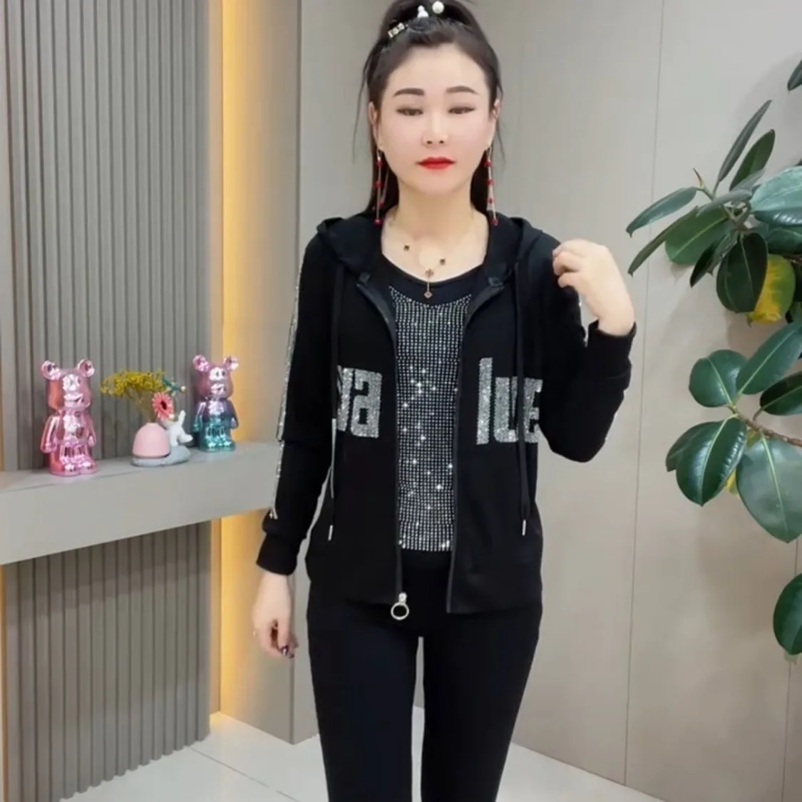 Spring Autumn Jackets Diamond Hooded Sweatshirt Women Design Cardigan Zipper Tops Sport Casual Outerwear Black Sweatshirt New