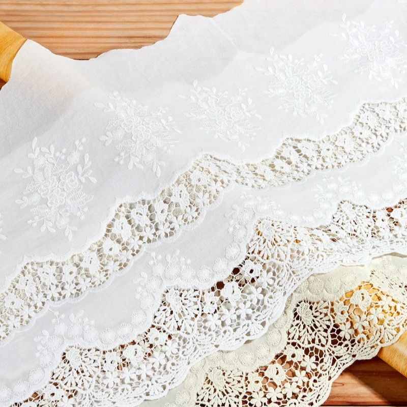 1 Yard bestickter weiß-beiger Blumen-Baumwollspitzenstoff zum Nähen, DIY-Besatz, Hochzeitsapplikation, Band, Rock, Bettvorhang-Zubehör – Detail 1