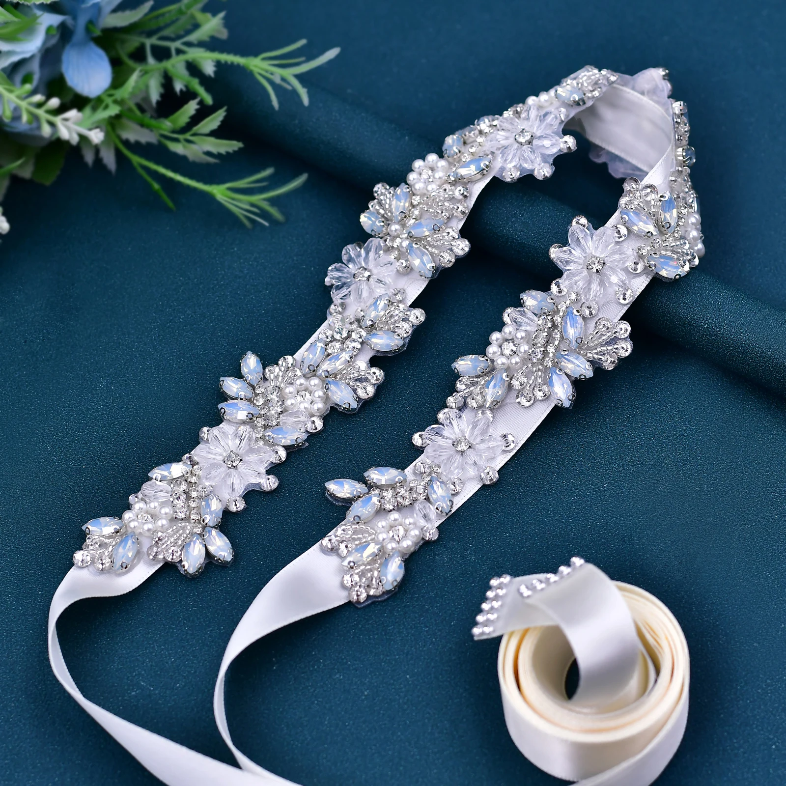 Ceinture de mariage en biscuits à la mode pour femmes, fleur de cristal et lait, accessoire de mariée, ajout élégant pour la fête et le Rh, S434