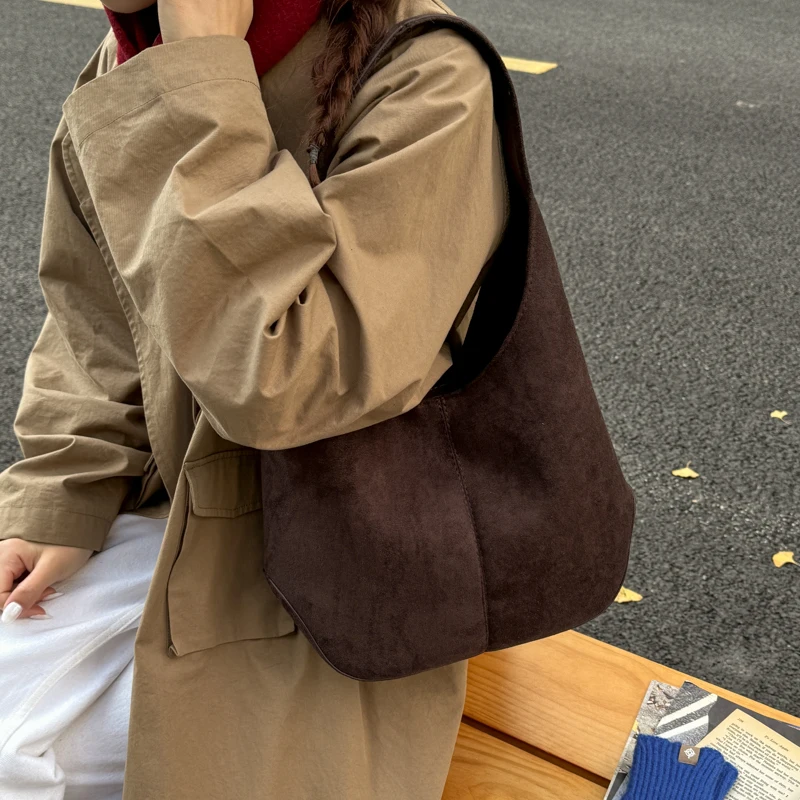 حقائب كتف عصرية من Leftside للنساء تصميم حقيبة هوبو من جلد الغزال الصناعي 2025 أحدث حقائب اليد والمحافظ الفاخرة ذات اللون الصلب