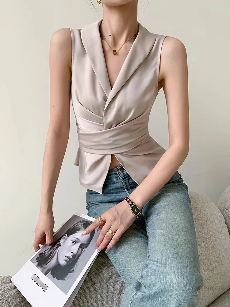 V-Neck Sleeveless Vest For Women In The Summer Of 2024, With A Satin Hanging Neck And A Unique And Versatile Top