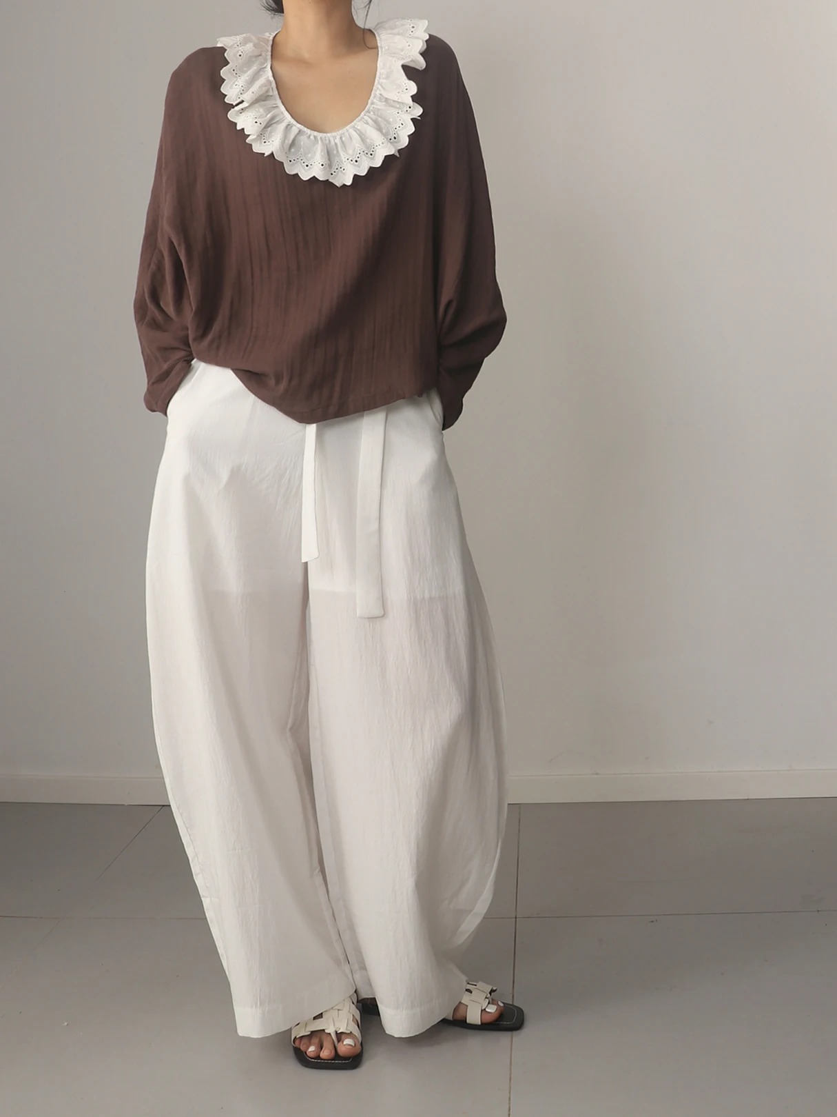 

Женский топ Whooos Original Design из льна, свободного кроя, с рукавами «летучая мышь», длинными рукавами, окрашенный в винтажном стиле, с круглым вырезом, однотонный