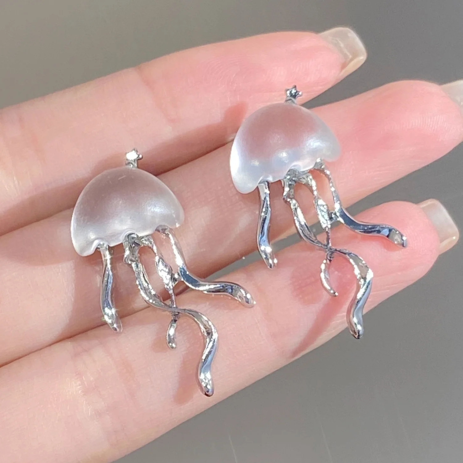 Korean Accessories for Women Deep-Sea Jellyfish Stud Earrings Mini Star Transparent Crystal Earrings for Women Jewelry Gifts New