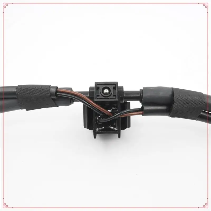 

Windscreen Nozzle Jet Hose Front Cover Nozzle A2128600892 For - E W212 09-16 /CLS C218 X218 11-17 Heated