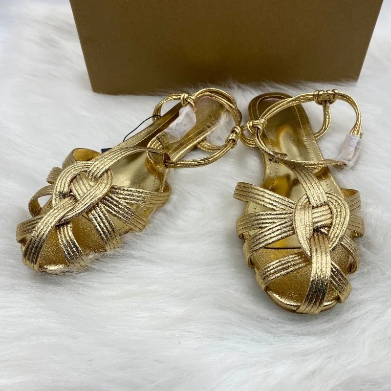 

2025 Summer Retro Woven Flat Women Roman Sandals Luxury Gold Hollow Out Design Comfort Buckle Strap Casual Ladies Beach Shoes