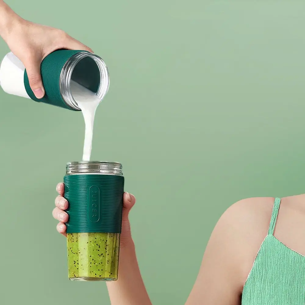 

Portable Wireless Electric Juicer Cup Rechargeable Mini Smoothie Blender with Silicone Cup Cover Fruit Juice Maker Office