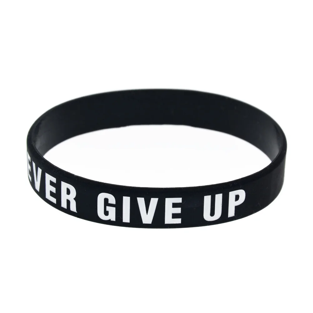 50 Stück inspirierende Gummiarmbänder „Never Give Up“, Silikonarmbänder mit positiver Energie, als Geschenk geeignet. – Detail 7