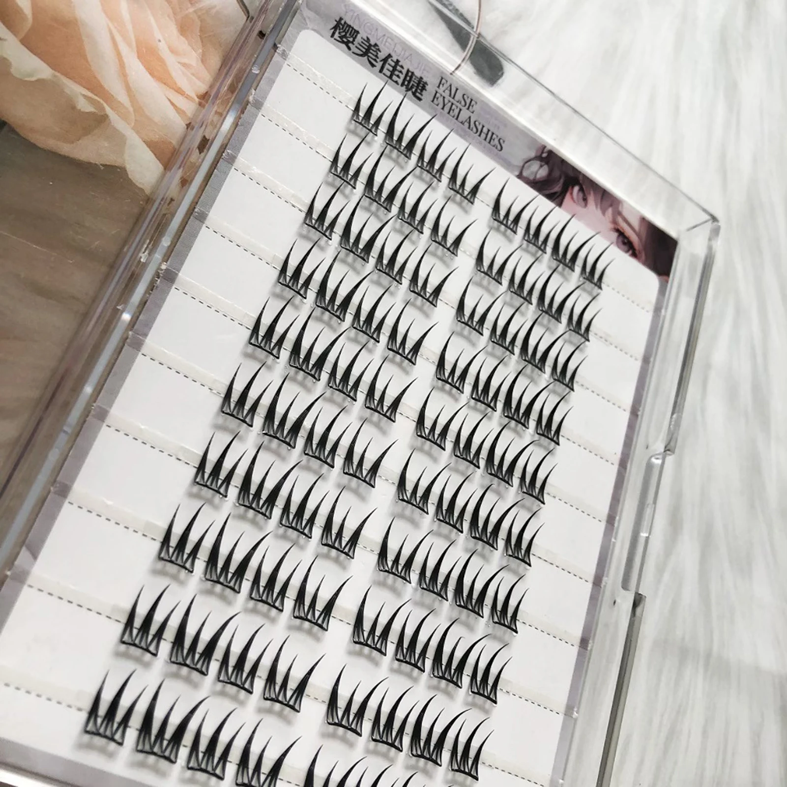 DIYつけまつげ V字型クロスデザイン ふわふわクラスターラッシュエクステンション ナチュラルカールまつげ デイリーまつげDIY サロンメイク