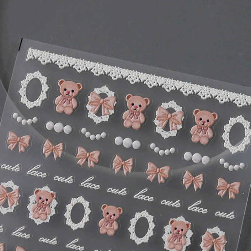 Niedliche Wurf Bär Bowknot 5d weiche geprägte Reliefs selbst klebende Nail Art Aufkleber Retro schwarz weiß Spitze 3d Maniküre Aufkleber