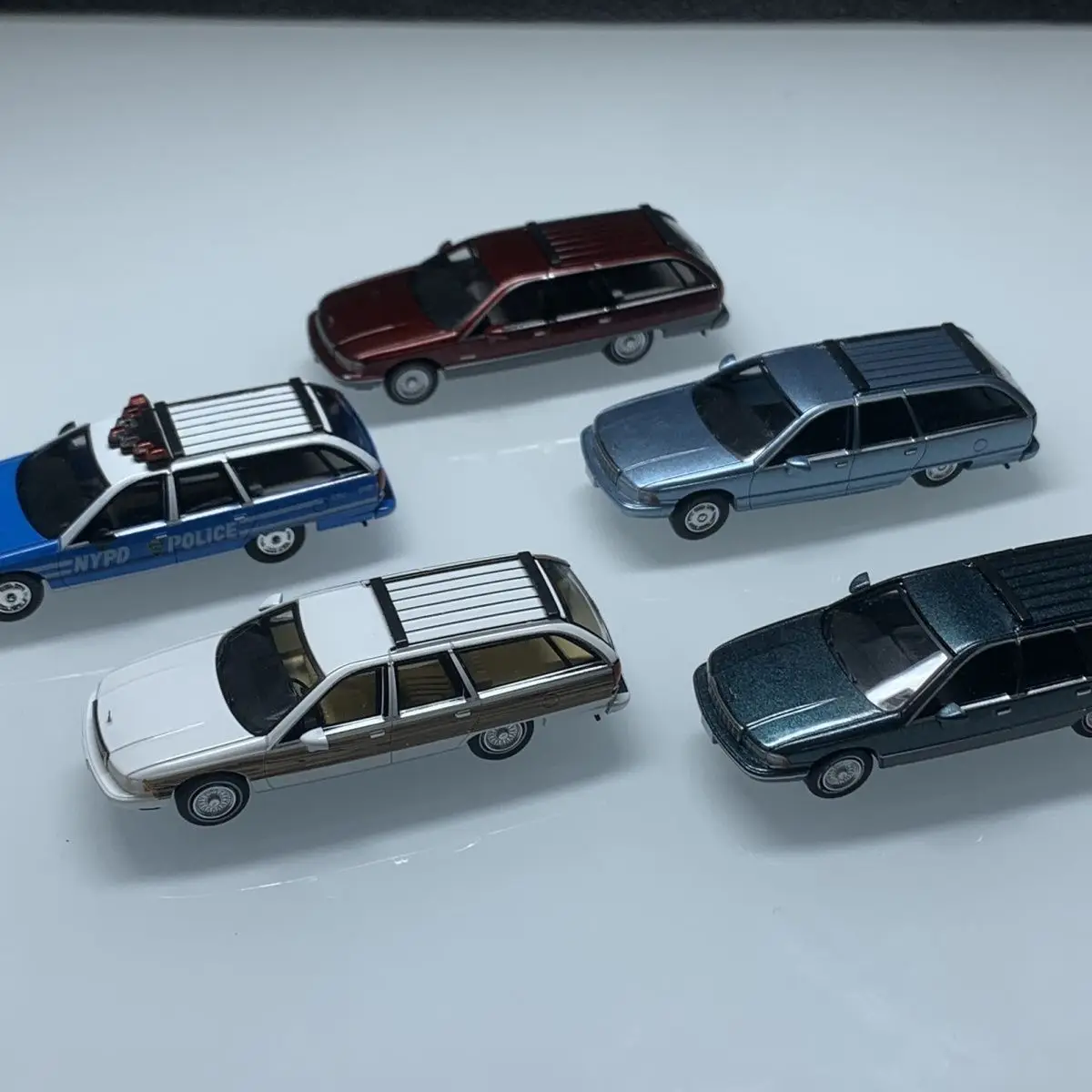 Pcx87 escala 1:87 chevrolet station wagon polícia 1991 modelo de plástico carro brinquedo colecionável presente lembrança exibição ornamento