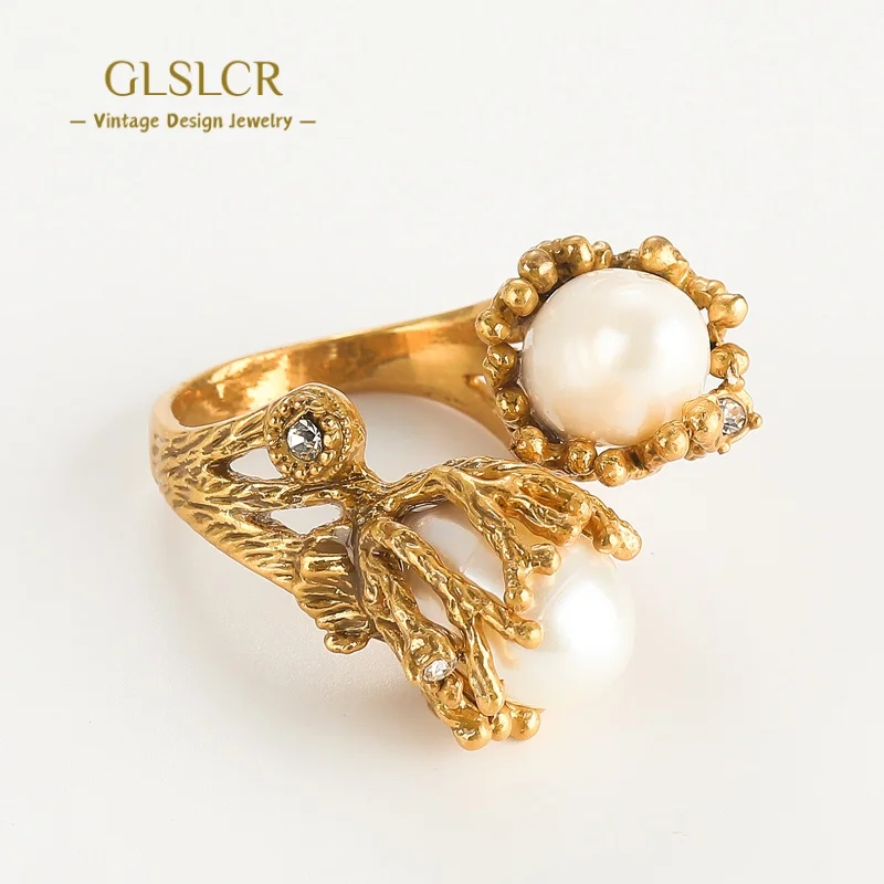 

Vintage Baroque Pearl Rings For Woman Flower Accessories Gold Color Rhinestone Jewelry Designer Quality Luxury Gifts Wedding