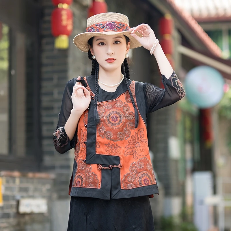 

2025 chinese ethnic style style embroidered waistcoat women retro elegant sleeveless splicing design tang suit cheongsam vest t1