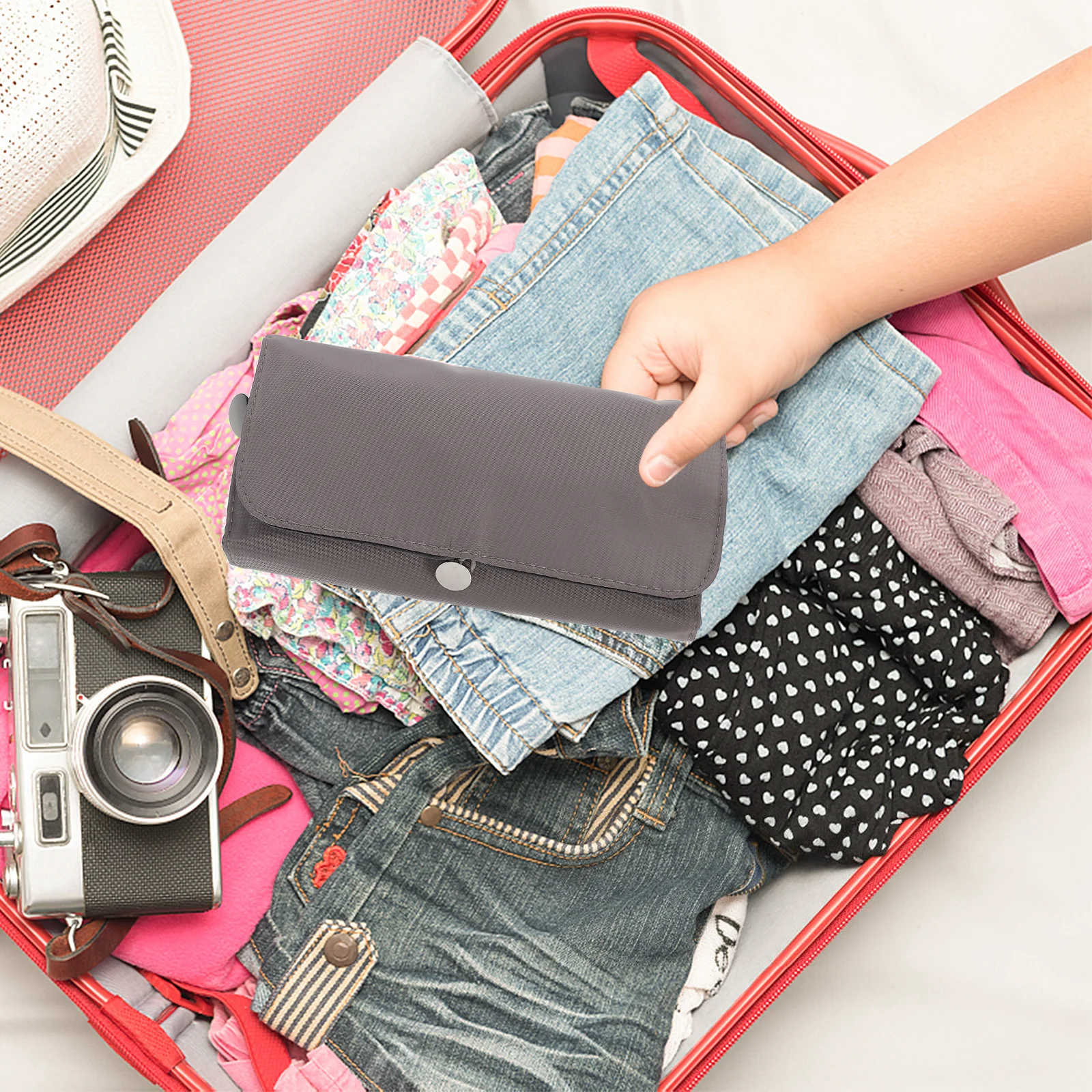 

Makeup Brush Holder Compact Pouch Bag for Toiletries and Razors Portable Storage Solution Great Workmanship Simple