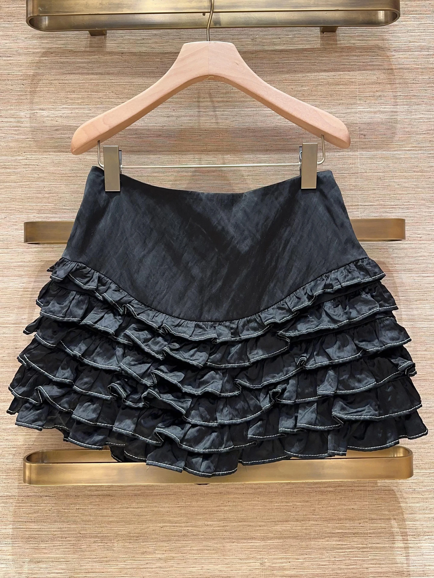 

Юбка-полусолнце черная с высокой талией, с оборками и пышными лепестками, для женщин, в деловом стиле, простая, плиссированная, А-силуэт