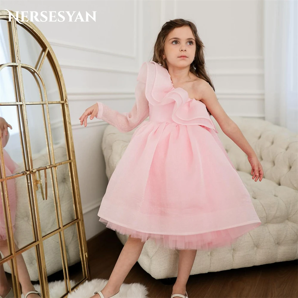 

Nersesyan Shiny Pink Flower Girl Dresses For Wedding A-Line Inside Tulle Tiered Ruffles Occasional Birthday Party Gowns Solid