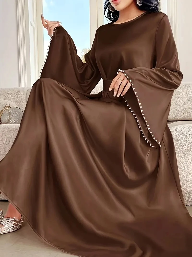 فستان عربي نسائي مسلم بلون سادة ورباط لؤلؤي لحفلات العشاء الرسمية