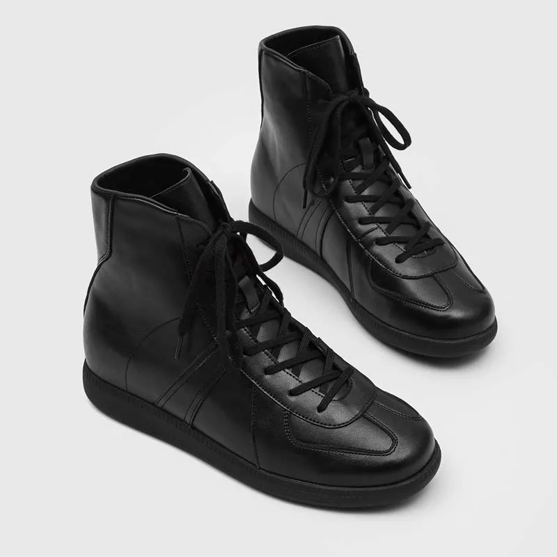 Men Classic Spliced High Top Casual Boots with A Soft Surface Simple Fashionable Height Increase Suitable for Daily Street Wear view 6