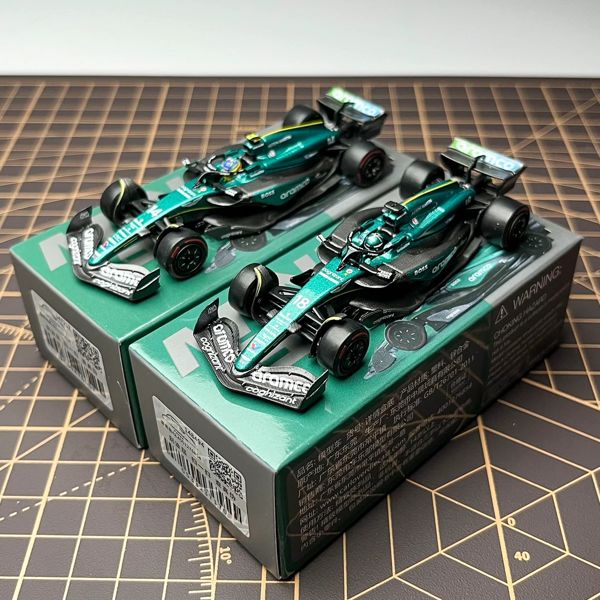 

МИНИК 1/64 Aston Martin AMR24 # 18 # 14 Fernando Alonso 2024 MGT00999-CH Автомобиль из сплава, литая под давлением металлическая модель, детские игрушки для мальчиков