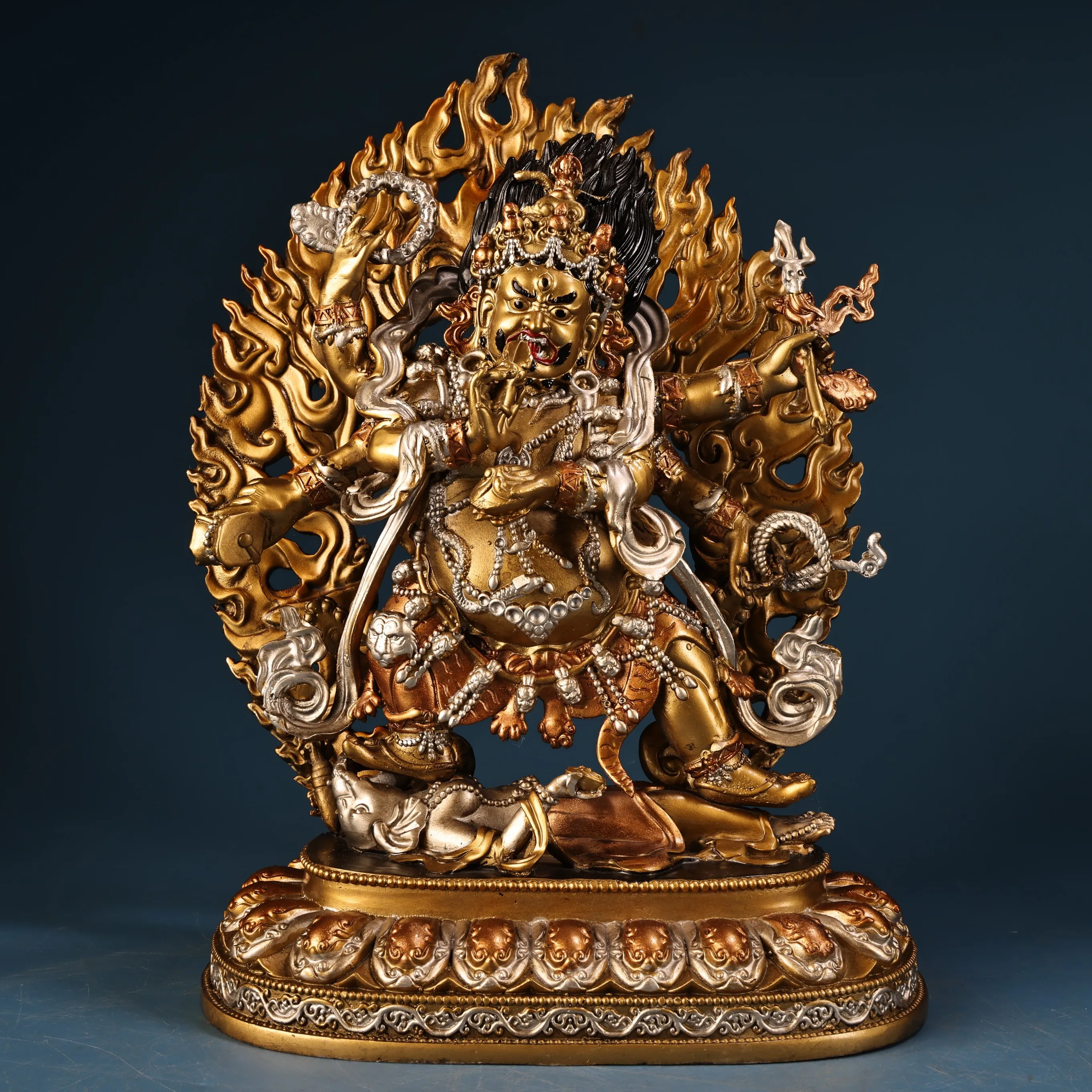 Brass gilt silver painted face tracing backlight six arms Mahaga block God of Wealth Buddha Home Hall incense case accessories o