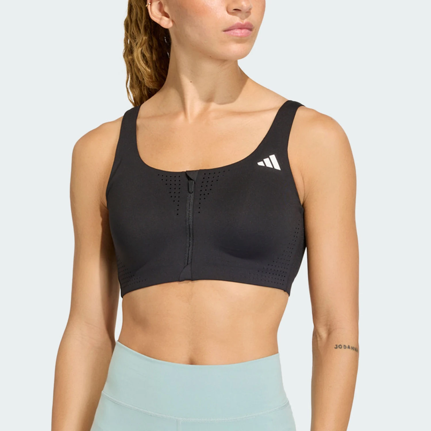 sujetador-deportivo-adidas-original-easyfitrain-cooling-cup-30-kt3423