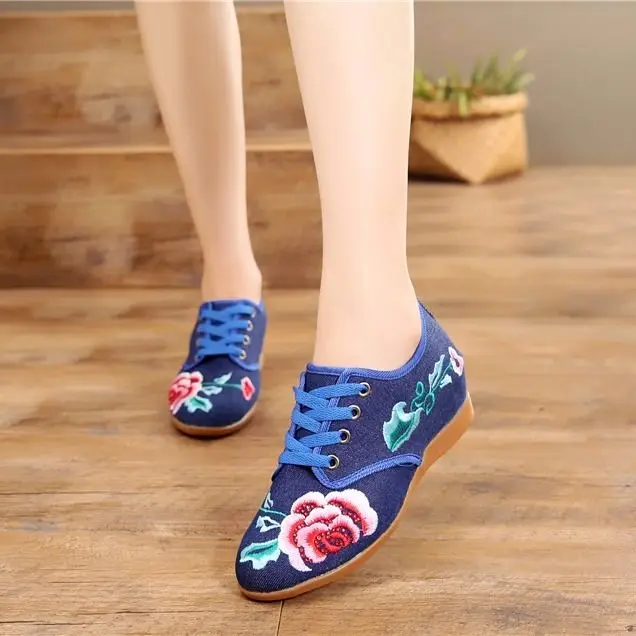 Old Beijing Embroidery Sneakers Canvas Women Ethnic Style Travel Shoes Height Increase Casual Dance Shoes Hanfu Shoes