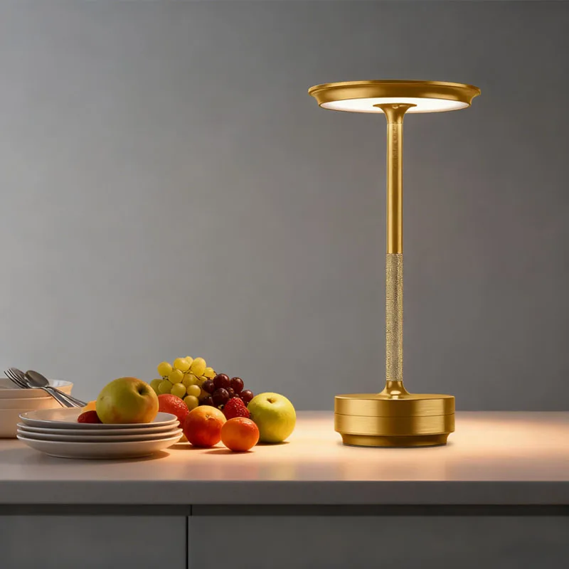 

1 шт. светодиодная перезаряжаемая металлическая настольная лампа, атмосферный ночник, современная романтическая художественная настольная лампа с регулируемой яркостью, три режима освещения.