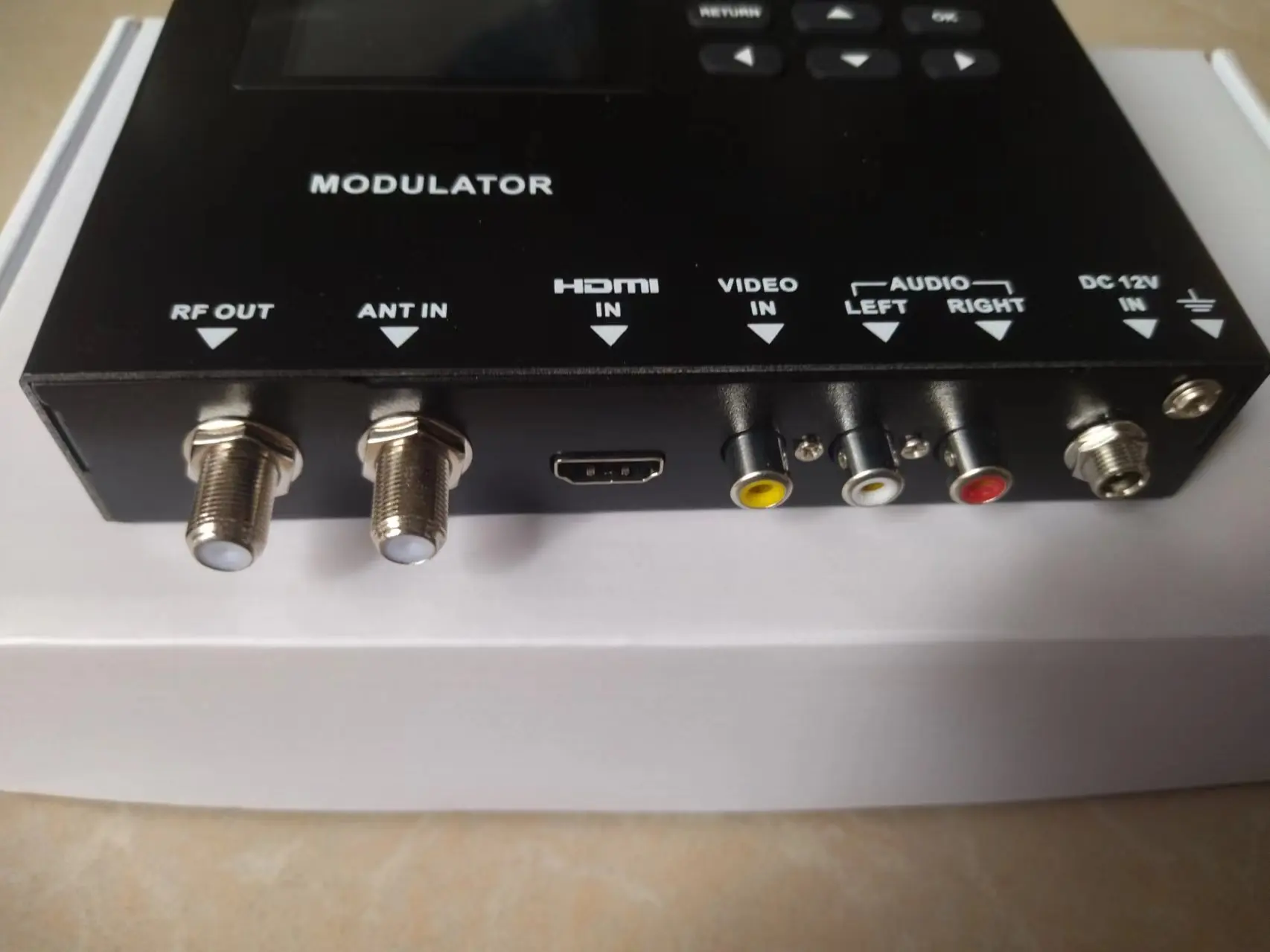 مُغير ساتلينك-ATSC ، مسار واحد ، HD من من من من من ، من أجل الولايات المتحدة الأمريكية ، كندا ، كوريا الجنوبية ، كوستا باندا ، مقابل من